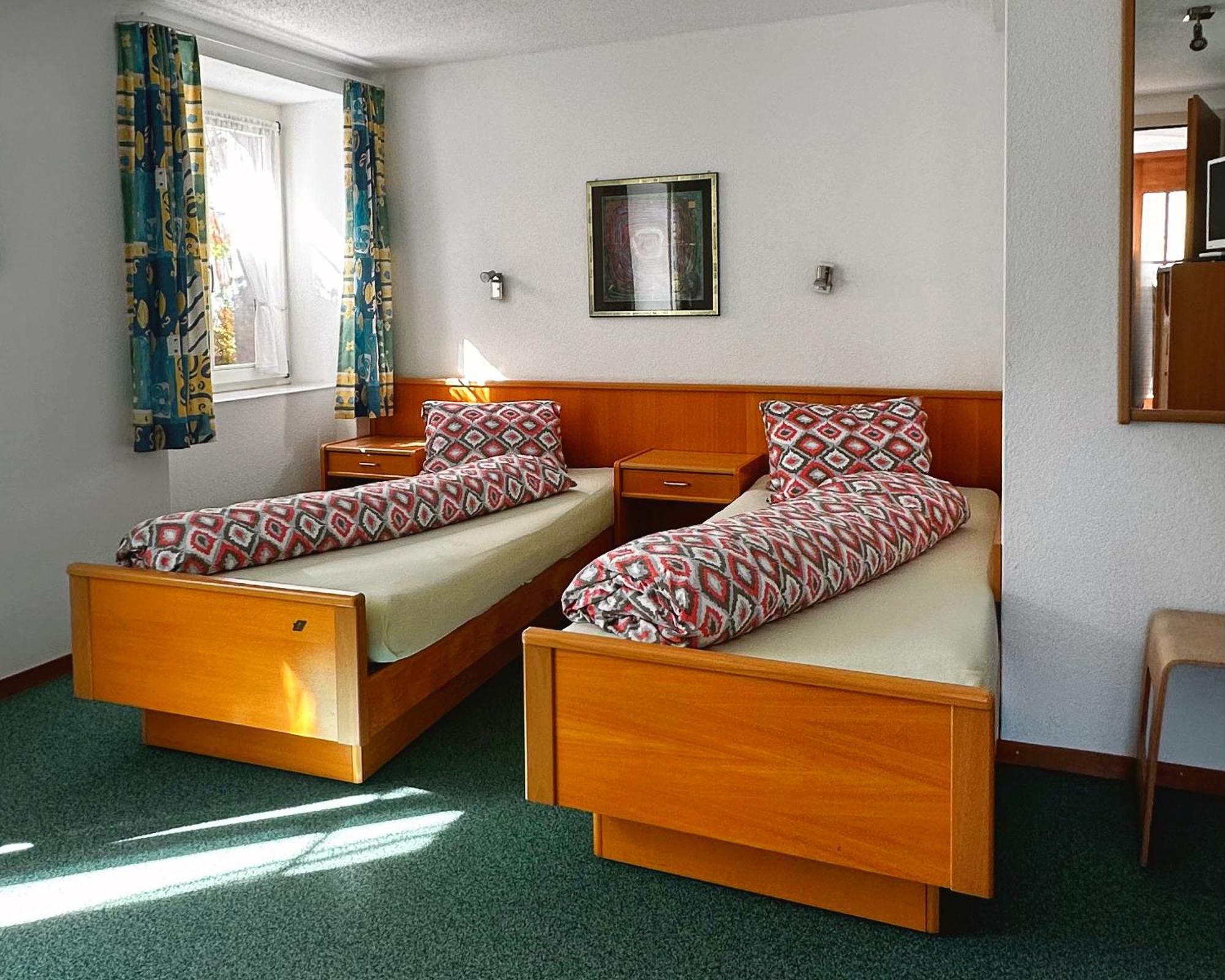 Hotel Loewen Monchaltorf Екстер'єр фото