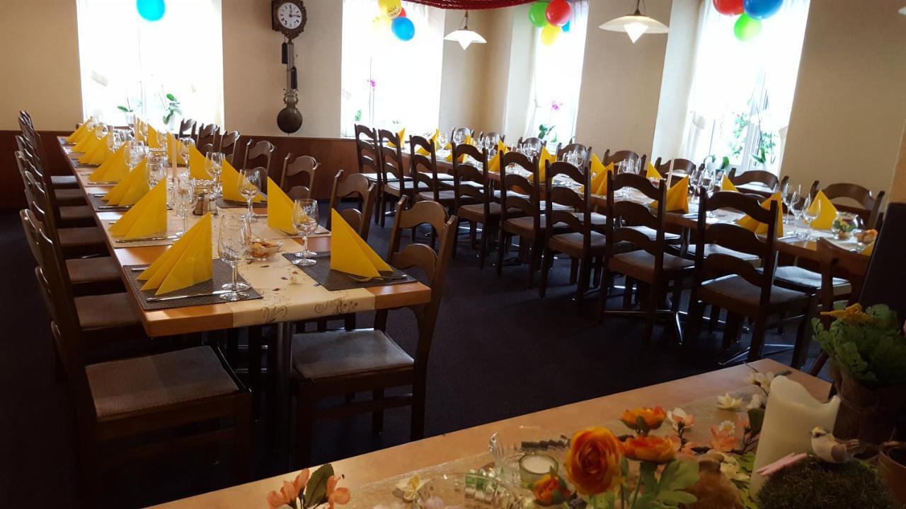 Hotel Loewen Monchaltorf Екстер'єр фото